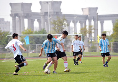 冲击2026年世界杯！国足新主帅扬科维奇喊出目标，感谢成都蓉城把艾克森带回国